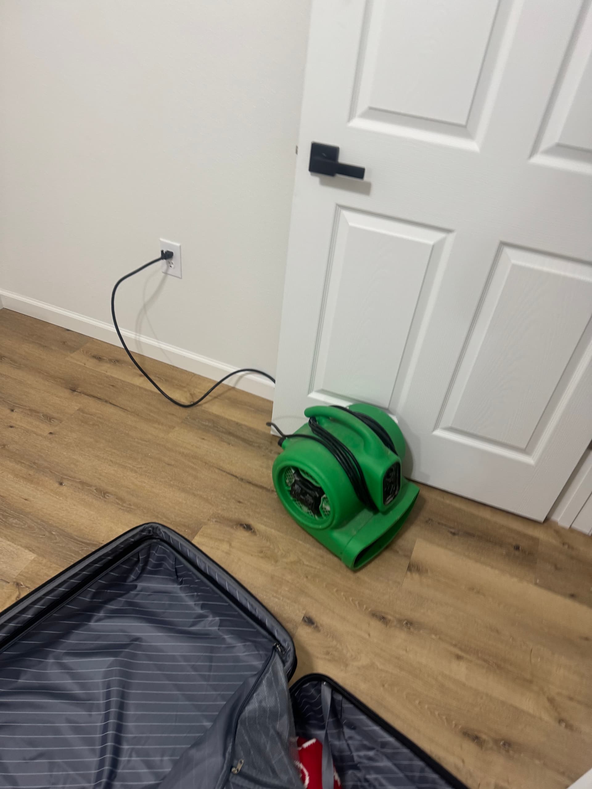 Gallery photos for Expert Water Damage Solutions with Cutting-Edge Equipment: Image #2