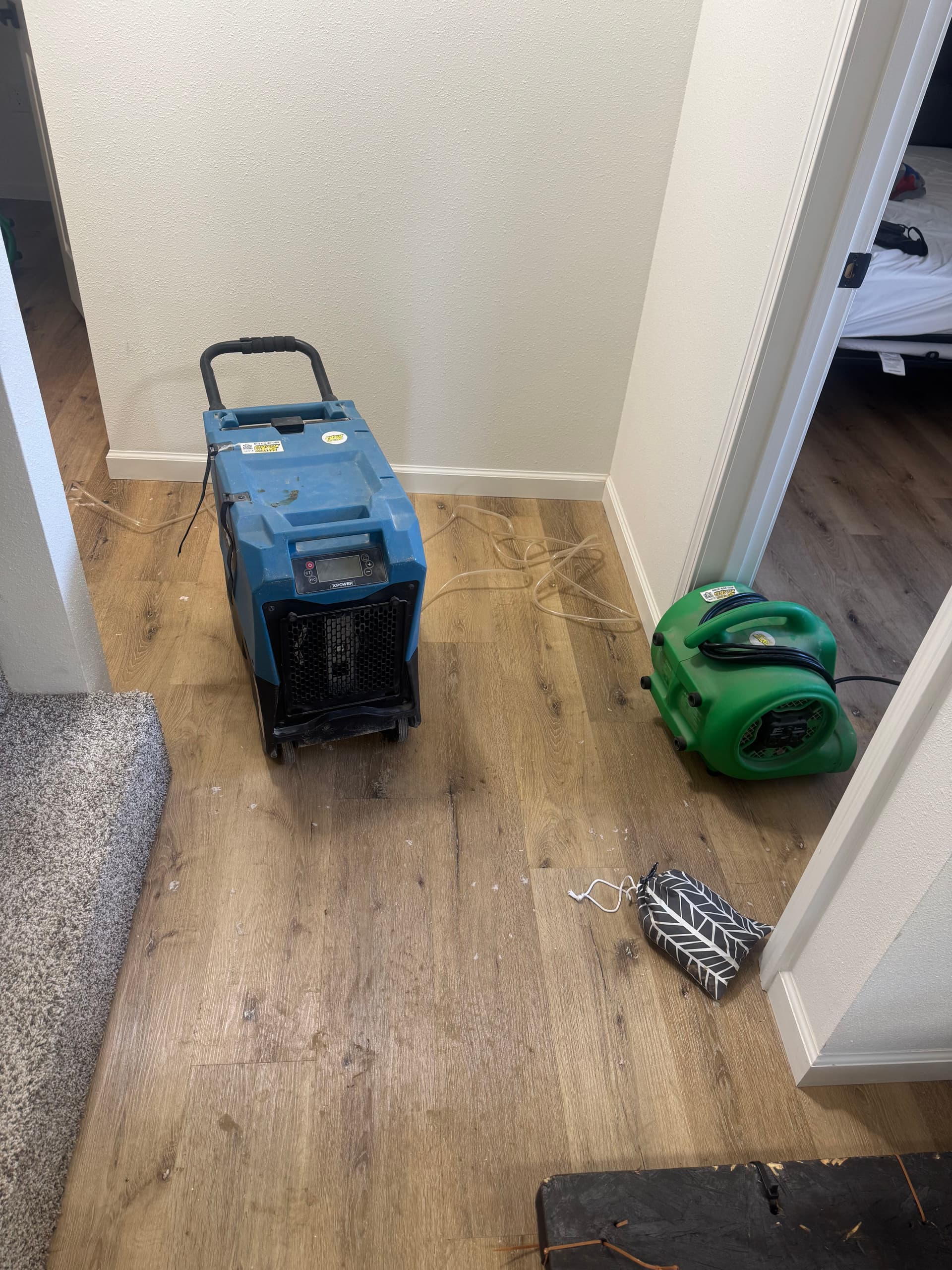 Gallery photos for Expert Water Damage Solutions with Cutting-Edge Equipment: Image #1